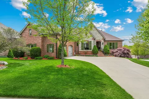Exterior - 3912 E Windsmore Dr, Springfield, MO 65802 photo 2 of 15