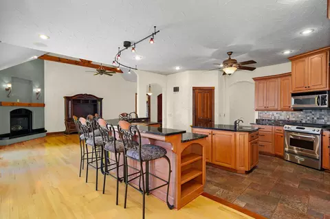 Kitchen - 3912 E Windsmore Dr, Springfield, MO 65802 photo 1 of 5