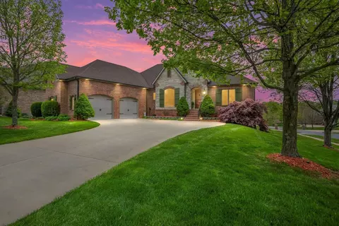 Exterior - 3912 E Windsmore Dr, Springfield, MO 65802 photo 3 of 15