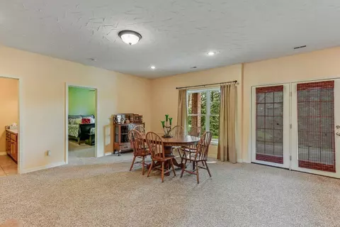 Dining - 3912 E Windsmore Dr, Springfield, MO 65802 photo 1 of 1