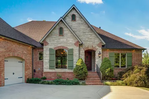 Exterior - 3912 E Windsmore Dr, Springfield, MO 65802 photo 5 of 15