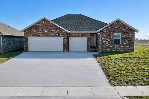 3860 W Riley St, Bolivar, MO 65613