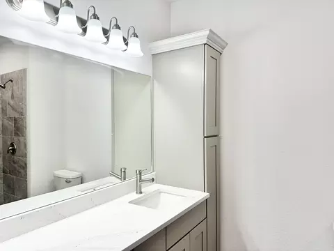 Bath - 97 Sparrow Ln, Shell Knob, MO 65747 photo 7 of 14