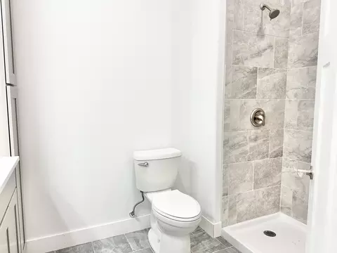 Bath - 97 Sparrow Ln, Shell Knob, MO 65747 photo 9 of 14