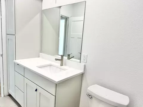 Bath - 97 Sparrow Ln, Shell Knob, MO 65747 photo 5 of 14