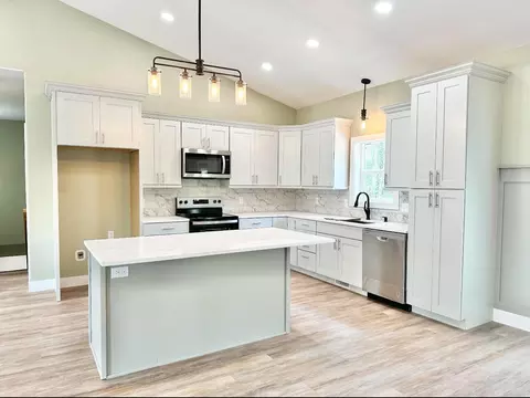 Kitchen - 97 Sparrow Ln, Shell Knob, MO 65747 photo 3 of 11
