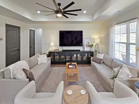Living - 705 Wilson Rd, Branson, MO 65616 photo 4 of 4