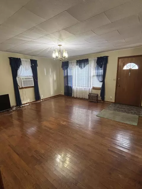 Living - 314 Birch St, Monett, MO 65708 photo 1 of 1