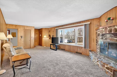 Living - 202 Cardinal Rd, Forsyth, MO 65653 photo 4 of 8