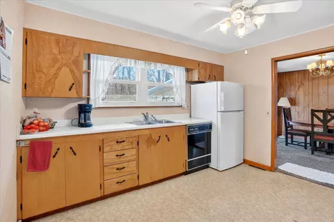 Kitchen - 202 Cardinal Rd, Forsyth, MO 65653 photo 2 of 3