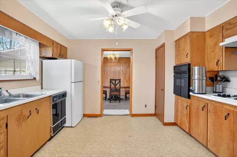 Kitchen - 202 Cardinal Rd, Forsyth, MO 65653 photo 3 of 3