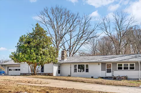Exterior - 202 Cardinal Rd, Forsyth, MO 65653 photo 2 of 10