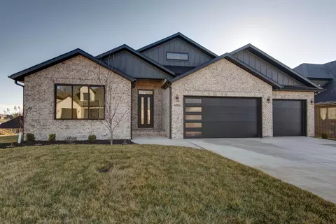6006 S Holland Ave, Springfield, MO 65810