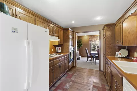 Kitchen - 4058 E Linwood St, Springfield, MO 65809 photo 2 of 3