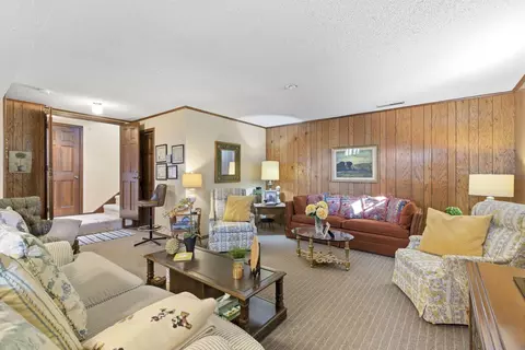 Living - 4058 E Linwood St, Springfield, MO 65809 photo 6 of 8