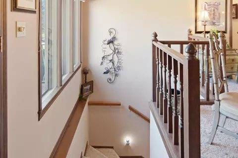Entry Way - 4058 E Linwood St, Springfield, MO 65809 photo 2 of 2