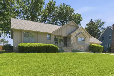 Exterior - 4058 E Linwood St, Springfield, MO 65809 photo 4 of 9