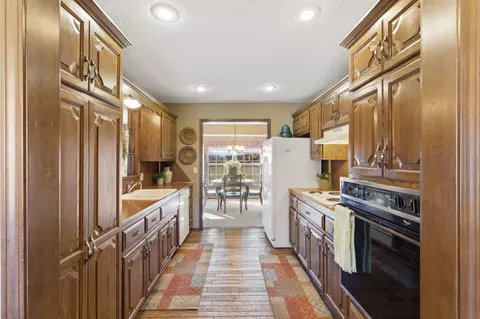 Kitchen - 4058 E Linwood St, Springfield, MO 65809 photo 1 of 3