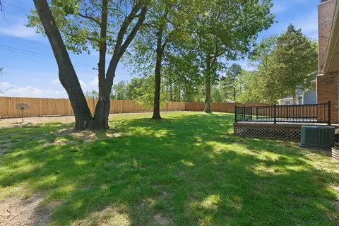 Exterior - 4058 E Linwood St, Springfield, MO 65809 photo 6 of 9