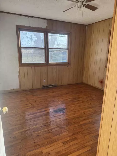 111 Maple St, Exeter, MO 65647 photo 3