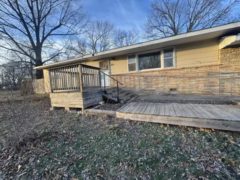 111 Maple St, Exeter, MO 65647