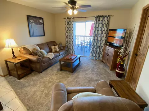 Living - 27 Blue Bird Way #3, Branson, MO 65616 photo 2 of 5