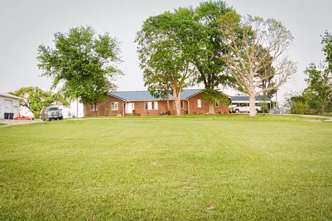 Exterior - 2190 St Highway 181, Dora, MO 65637 photo 8 of 12