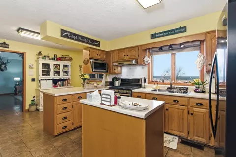 Kitchen - 2190 St Highway 181, Dora, MO 65637 photo 3 of 4