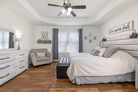Bedroom - 241 Everett Mill Rd, Branson, MO 65616 photo 2 of 5