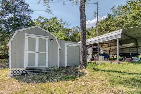 Exterior - 195 Ludora Dr, Shell Knob, MO 65747 photo 9 of 10