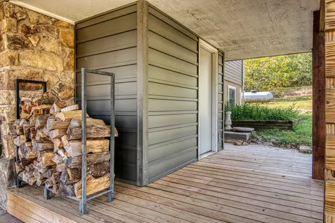 Exterior - 195 Ludora Dr, Shell Knob, MO 65747 photo 8 of 10