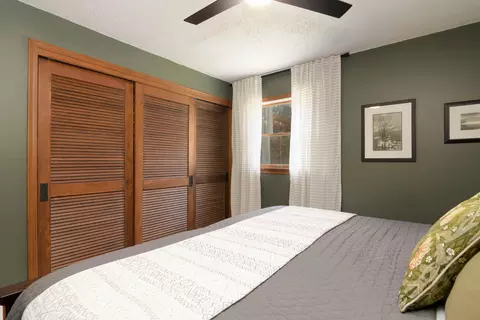 Bedroom - 195 Ludora Dr, Shell Knob, MO 65747 photo 4 of 6