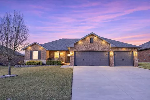 5739 S Cottonwood Dr, Battlefield, MO 65619
