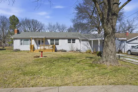 733 W Kerr St, Springfield, MO 65803 photo 2
