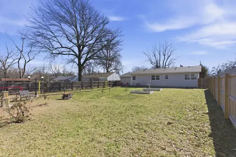 733 W Kerr St, Springfield, MO 65803 photo 20