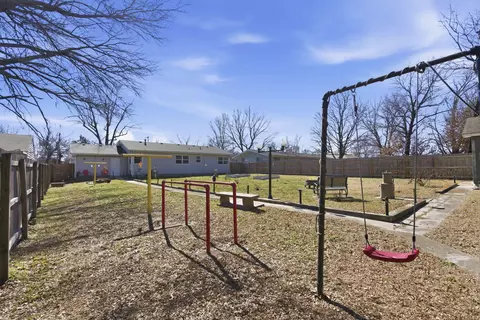 733 W Kerr St, Springfield, MO 65803 photo 21