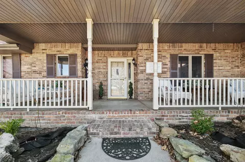 726 Division St, Sparta, MO 65753 photo 5