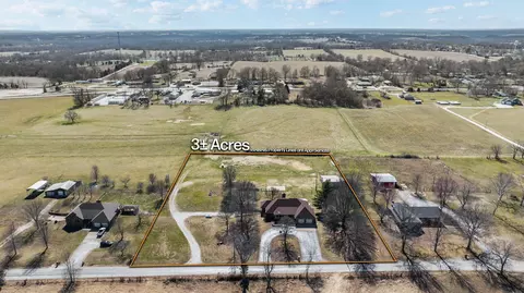 726 Division St, Sparta, MO 65753 photo 2