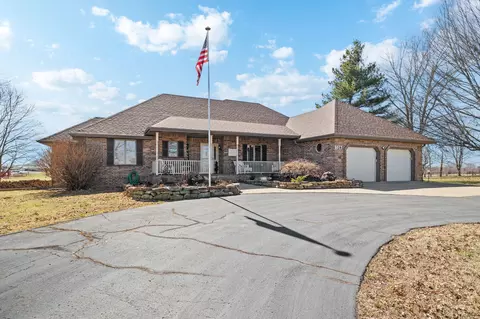 726 Division St, Sparta, MO 65753 photo 4