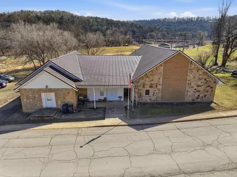 190 W Main St, Gainesville, MO 65655