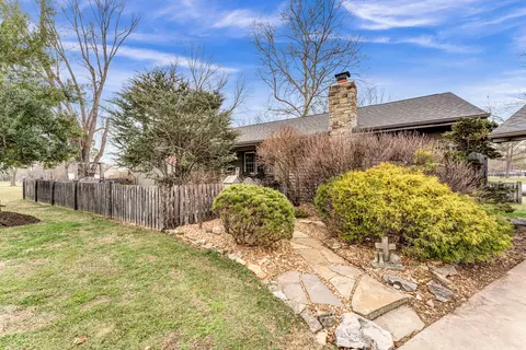 1750 W Riverbluff Ln, Nixa, MO 65714 photo 5