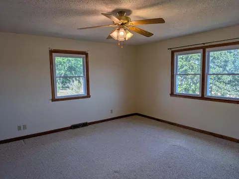 Bedroom - 1760 Mo-181, Cabool, MO 65689 photo 1 of 3