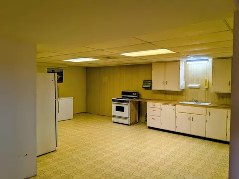 Kitchen - 1760 Mo-181, Cabool, MO 65689 photo 6 of 6