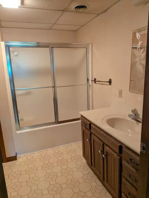 Bath - 1760 Mo-181, Cabool, MO 65689 photo 3 of 3