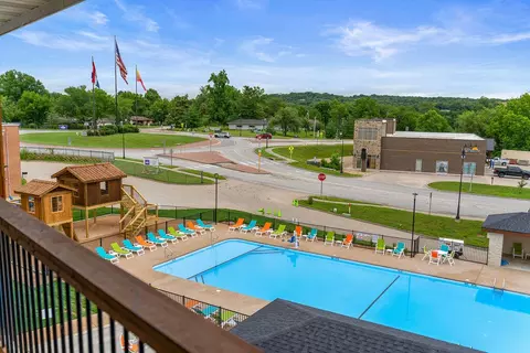 Exterior - 403 Veterans Blvd #202, Branson, MO 65616 photo 26 of 29