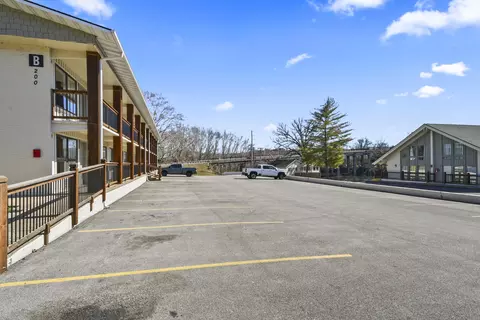 Exterior - 403 Veterans Blvd #202, Branson, MO 65616 photo 3 of 29
