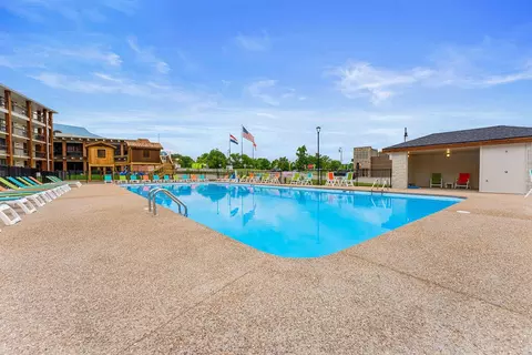 Exterior - 403 Veterans Blvd #202, Branson, MO 65616 photo 13 of 29