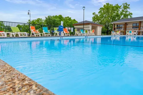 Exterior - 403 Veterans Blvd #202, Branson, MO 65616 photo 17 of 29