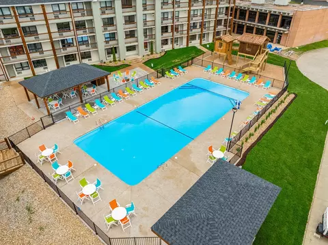 Exterior - 403 Veterans Blvd #202, Branson, MO 65616 photo 5 of 29