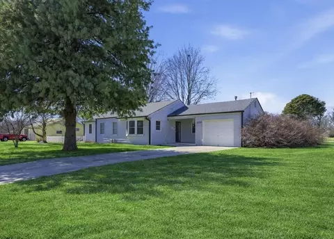 2337 S Holland Ave, Springfield, MO 65807